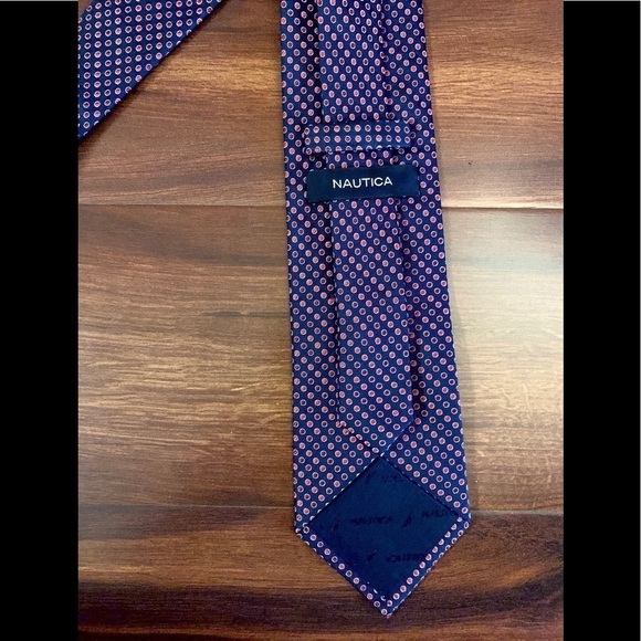 NAUTICA Vintage Navy 100% Silk Necktie - Picture 3 of 10